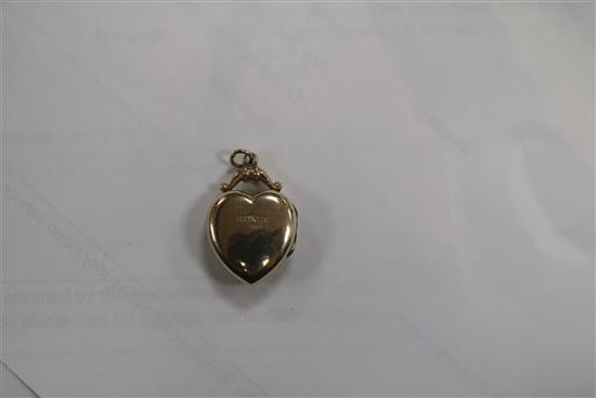 Two Victorian yellow metal and gem set rings, an Edwardian 9ct gold spinning fob, a 9ct gold pendant and other jewellery.